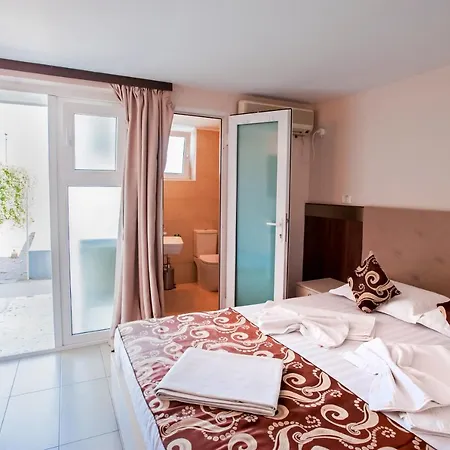Hotel Jijo's Mamaia