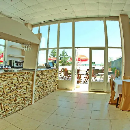 Jijo's 3* Mamaia